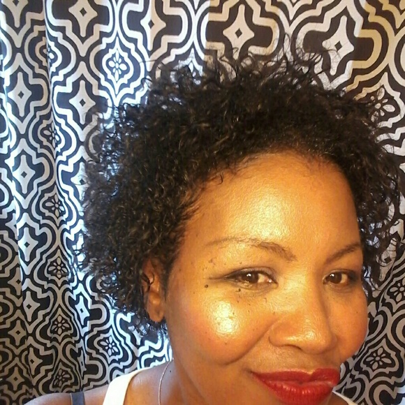 Meet your Posher, Germaine - Picture 1 of 1